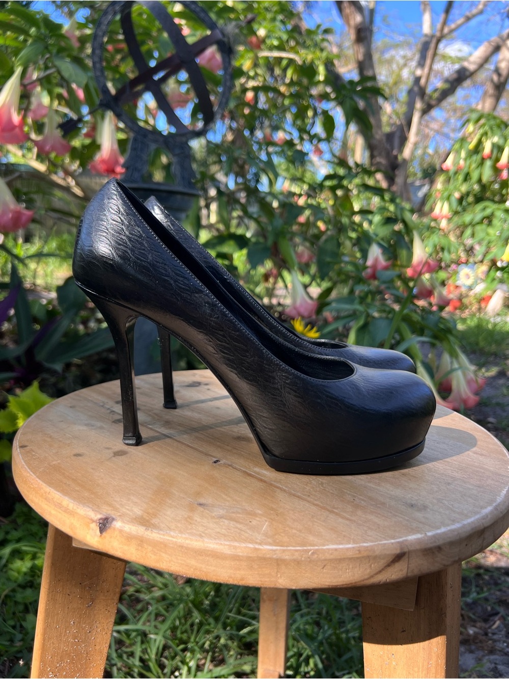 Yves Saint Laurent Black Leather Platform Stiletto Pumps good condition!